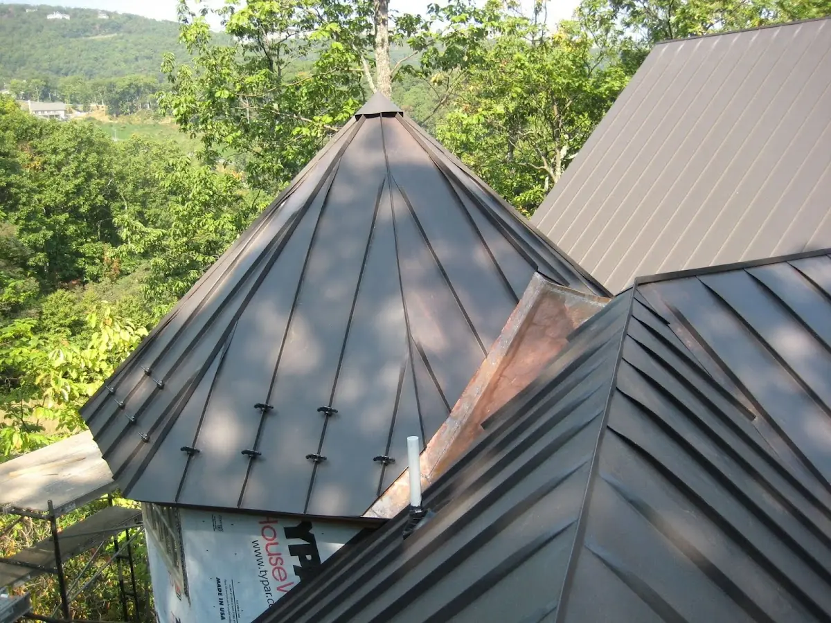 Professional Gutter Cleaning by Craftsman Roofing in Yosemite Lakes